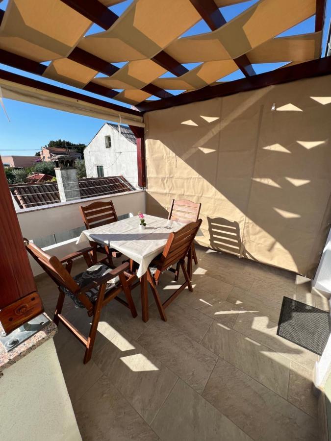 Apartmani Nina I Niko Ugljan Ngoại thất bức ảnh