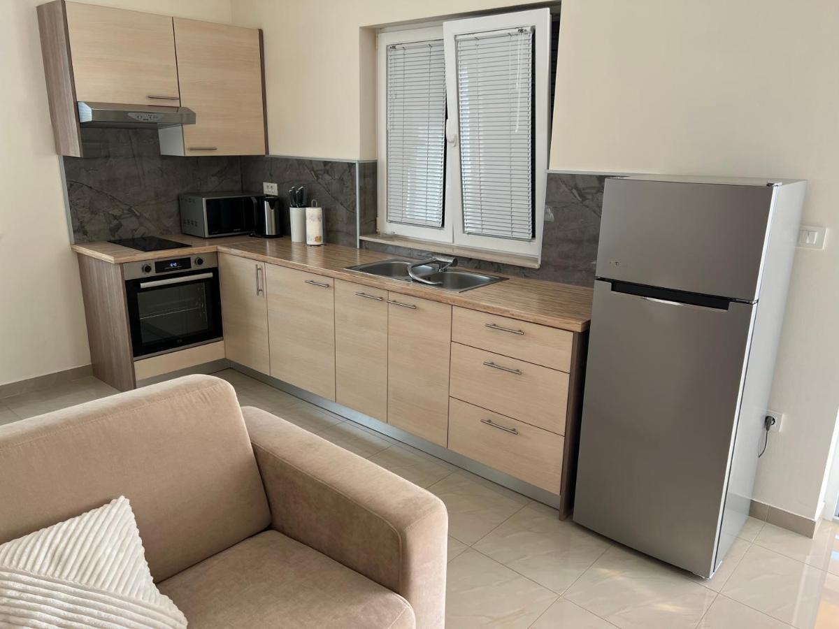 Apartmani Nina I Niko Ugljan Phòng bức ảnh