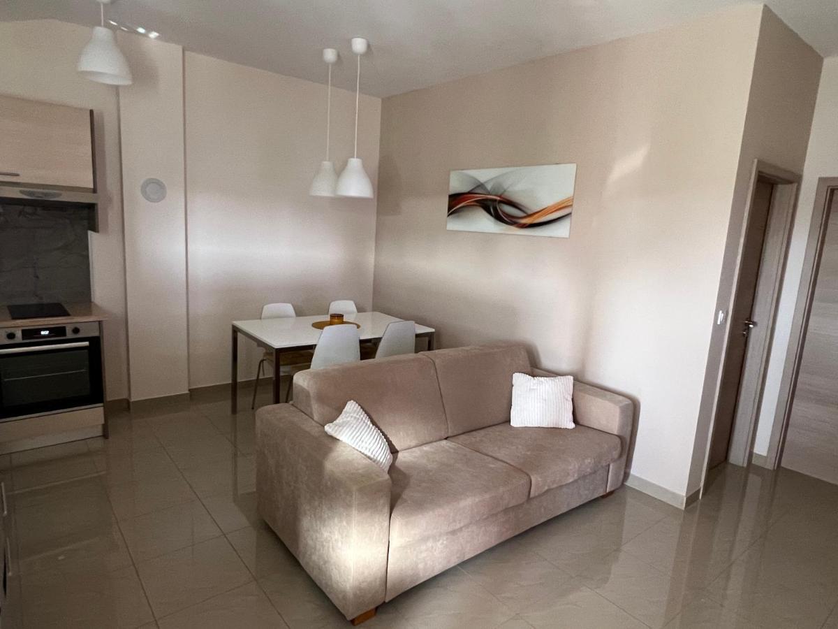 Apartmani Nina I Niko Ugljan Phòng bức ảnh