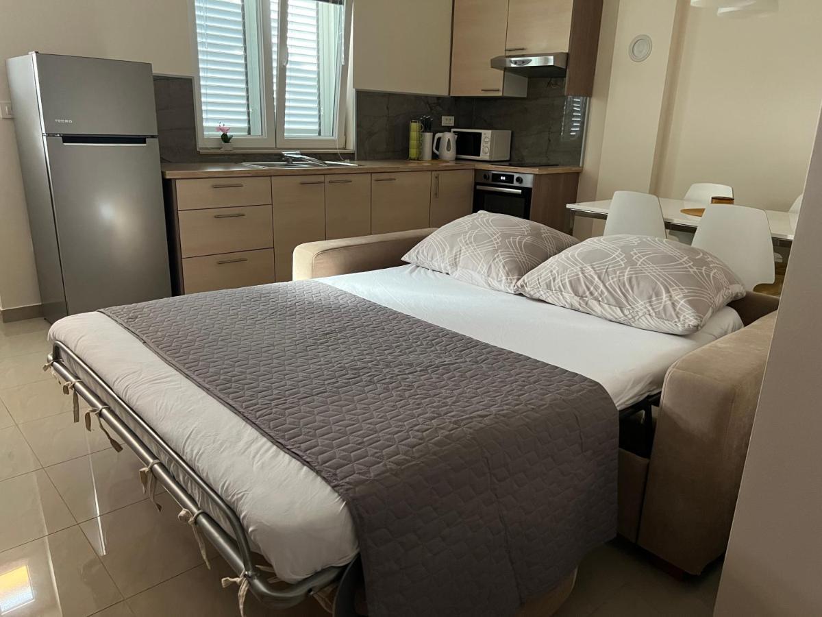 Apartmani Nina I Niko Ugljan Phòng bức ảnh
