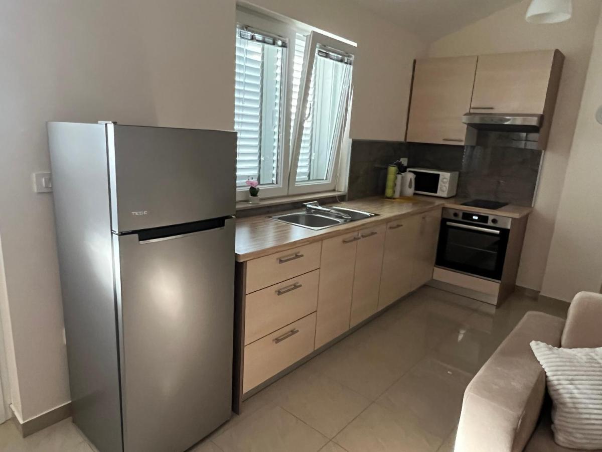 Apartmani Nina I Niko Ugljan Phòng bức ảnh