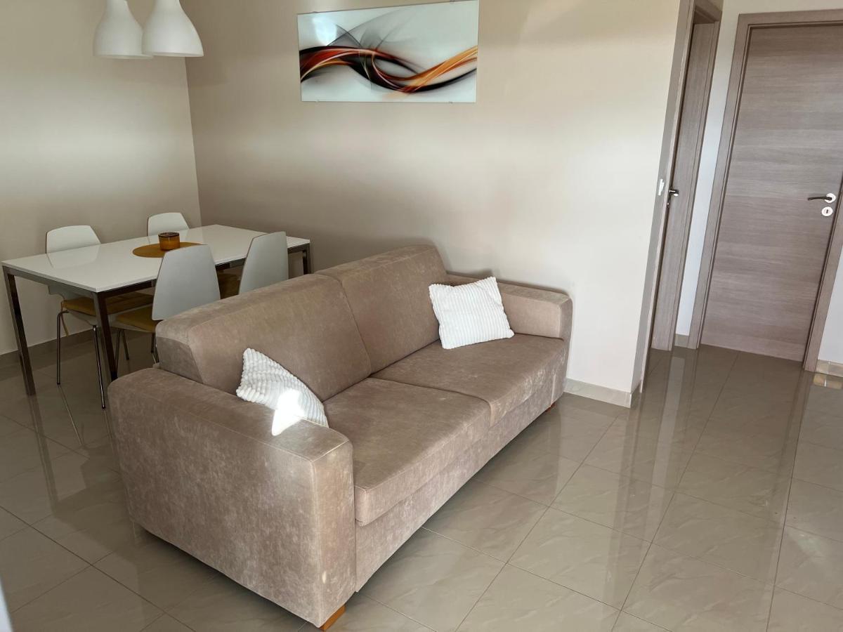 Apartmani Nina I Niko Ugljan Phòng bức ảnh